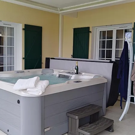 Du Nougues Semesterbostad Garrey
